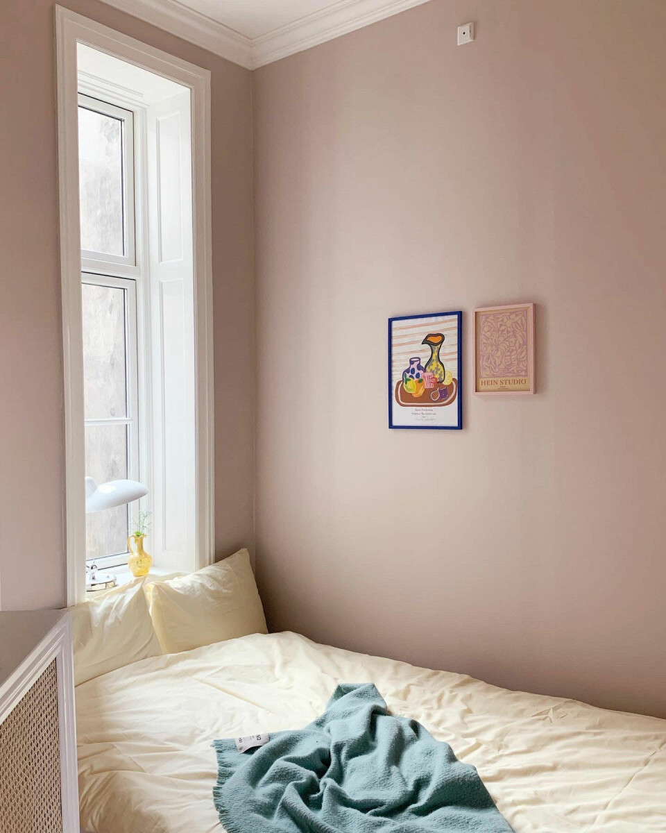 Gæsteværelset er malet i den smukke farve 'Duft' fra Jotun.