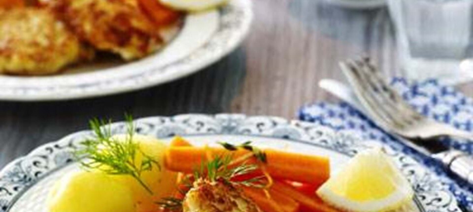 Fiskefrikadeller med citrongulerødder og remoulade