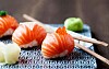 Sushi: Nigiri med laks og ørredrogn