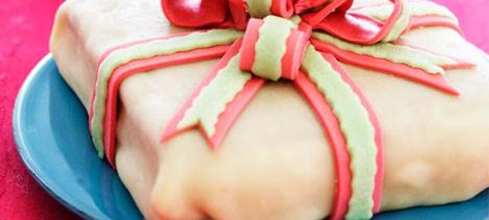 Pakkekage med sløjfe