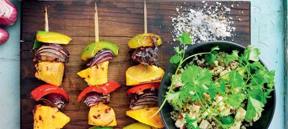Sund salat med grønsager & quinoa