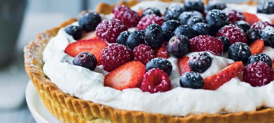 Mazarintærte med bær: Superlækker sommerdessert