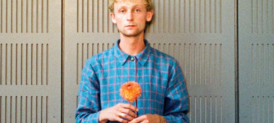 Denne unge florist startede sin karriere hos Camilla Plum og leverer nu ugentlige blomster til Apollo Bar