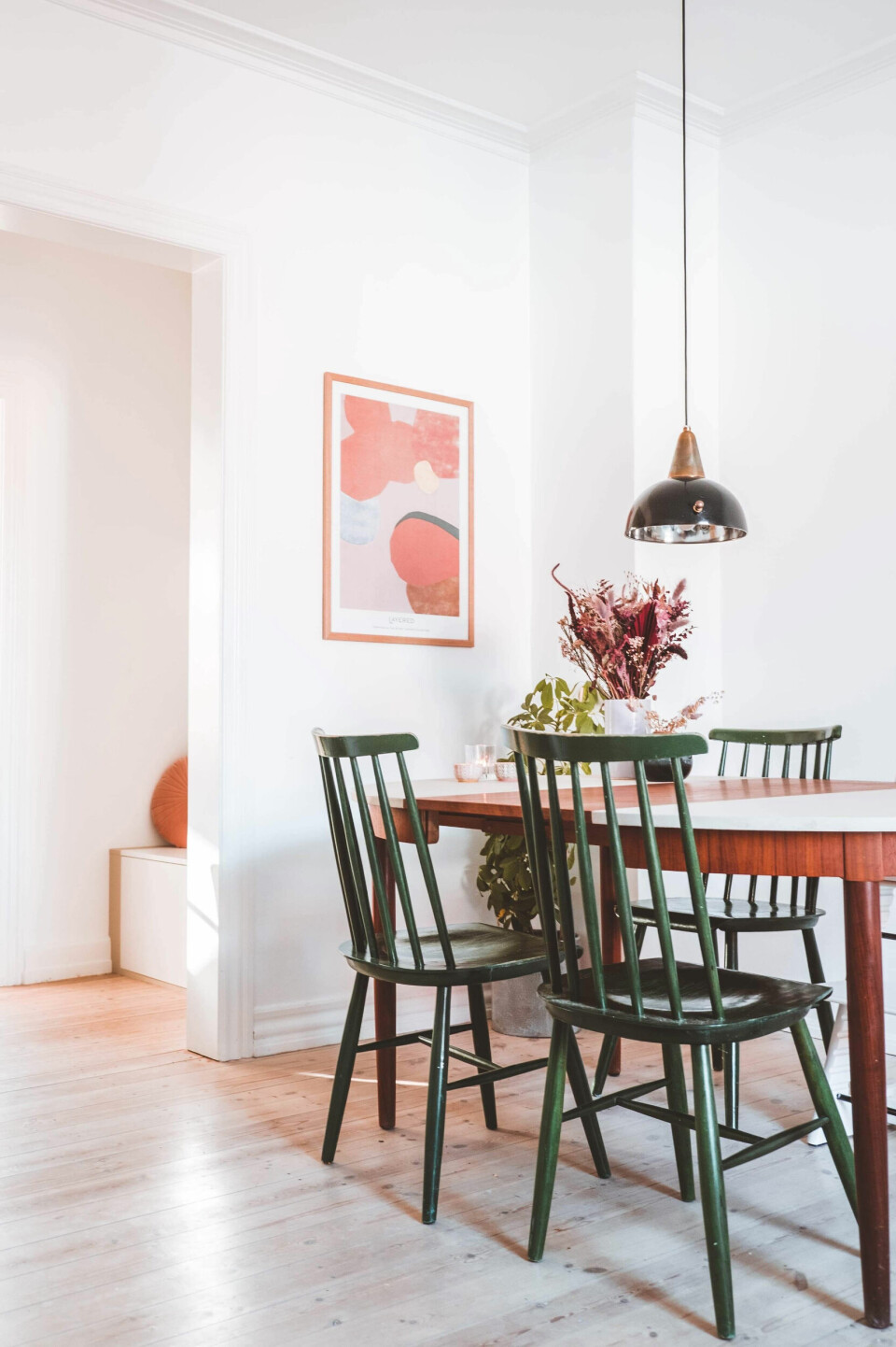 De grønne spisebordsstole har Alberts overtaget fra sin mor.
