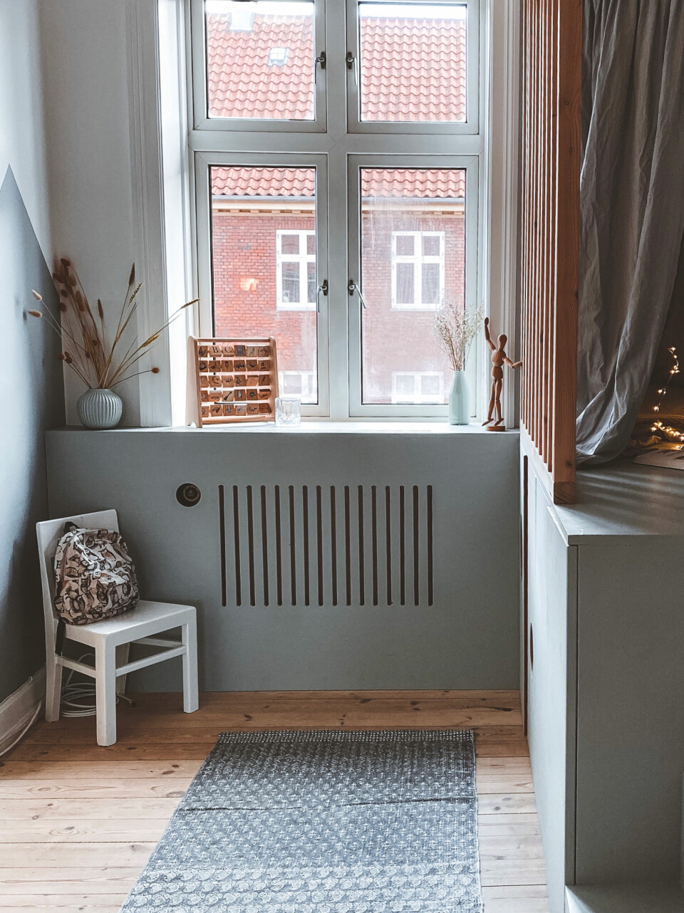 Alfreds værelse indbyder til leg og kreativitet, men også til ro og afslapning.