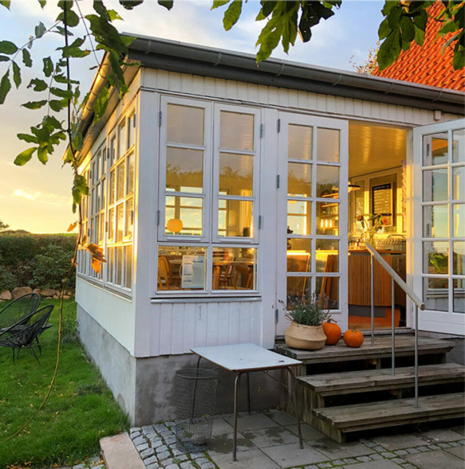 Café Havestuen i solnedgangen.