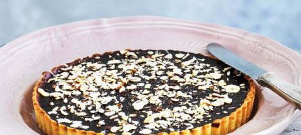 Chokoladetærte med hasselnødder
