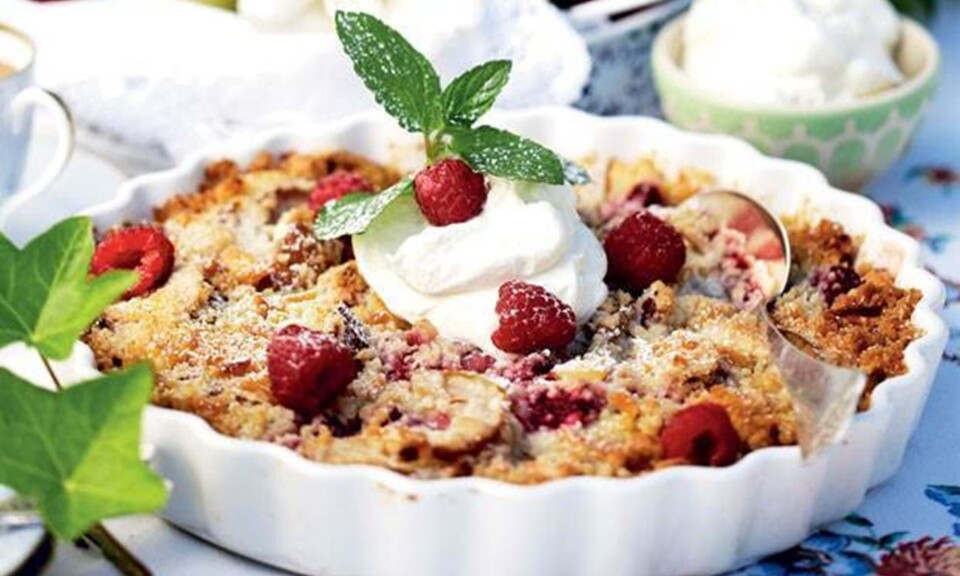 Nem rabarbercrumble med marcipan