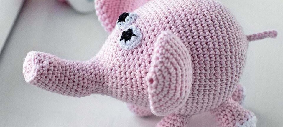 Hækl selv: Sød lyserød elefant