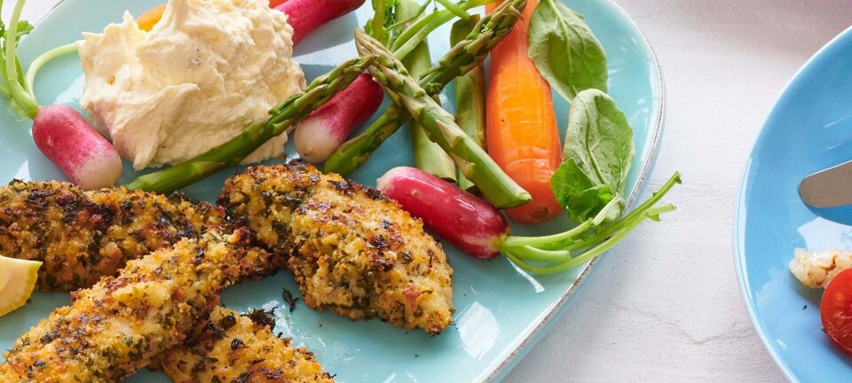 Krydderurte-kyllingenuggets med rygeostdip