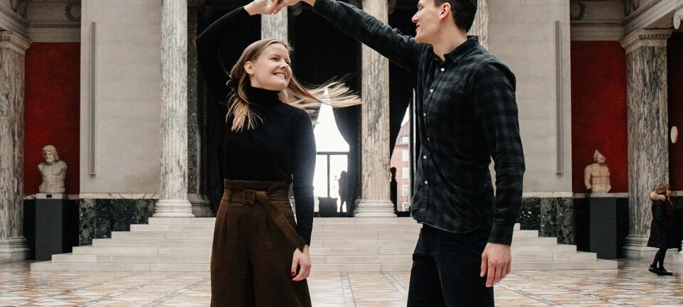 Gammelt utroskab spøger i Kirstine og Adrians forhold: ”Jeg gjorde ham i tvivl, om han er så god en fyr, som han føler sig”