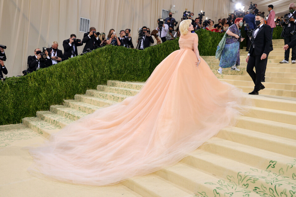 2021 met gala billie eilish 2.jpg