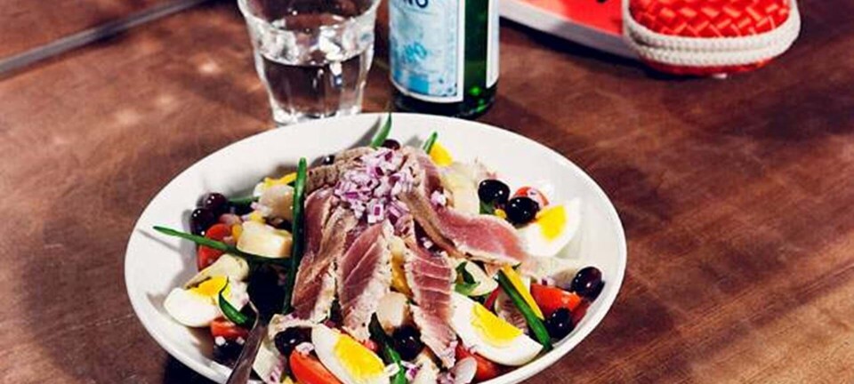 Salade nicoise med frisk tun