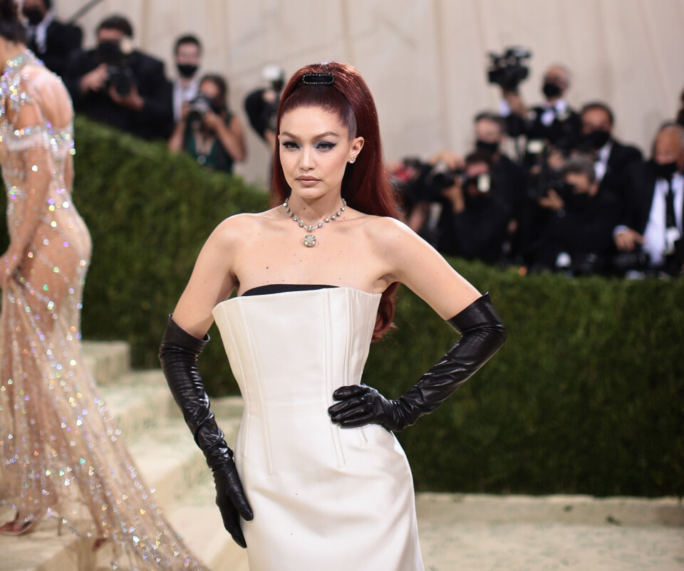 2021 met gala gigi hadid.jpg
