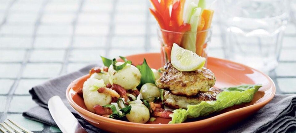 Fiskefrikadeller med bacon-kartofler