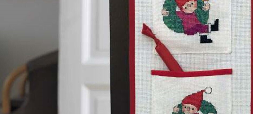 Julebroderi: Adventskalender med nisser og kranse
