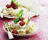 Marengs med hindbær-limesyllabub