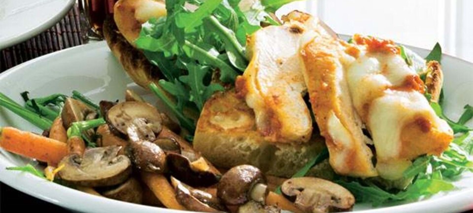 Gratineret kyllingebryst med pesto