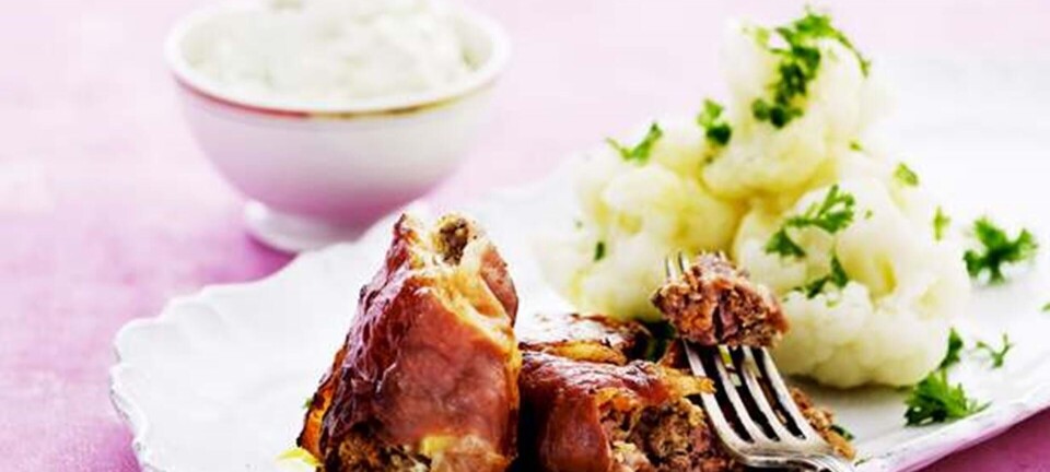 Bøf i svøb med feta, blomkål og guacamole