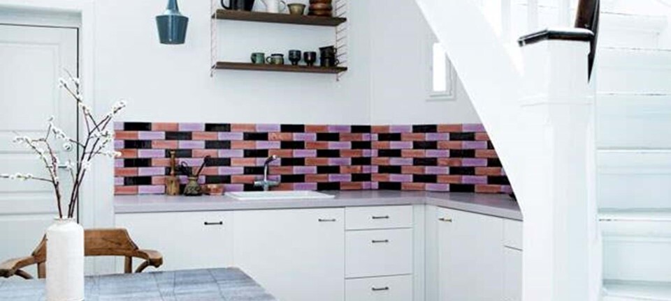 Bolig: Billig køkkenløsning med modige detaljer