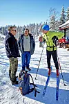 Oppe i snelandskabet møder brødrene Price en norsk fan på langrendski, som genkender dem. ”Spise med Price” sendes også i Norge, Sverige og Finland, og de har især mange norske fans.(Foto: Bo Nymann)