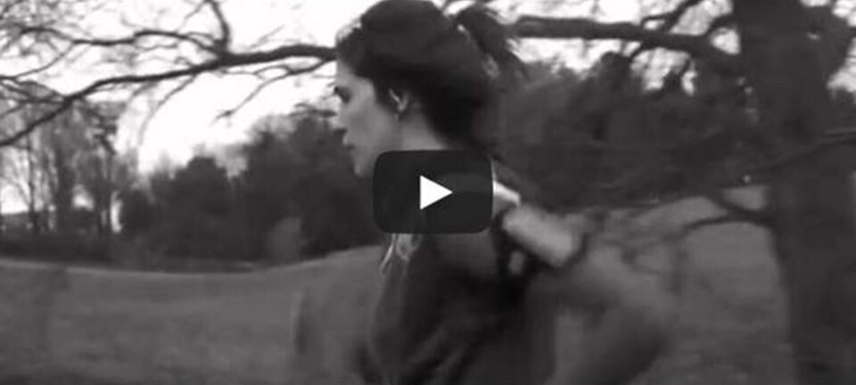 Sangerinde bag super sej løbe-app