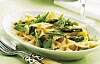 Pasta med sukkerærter og grønne asparges