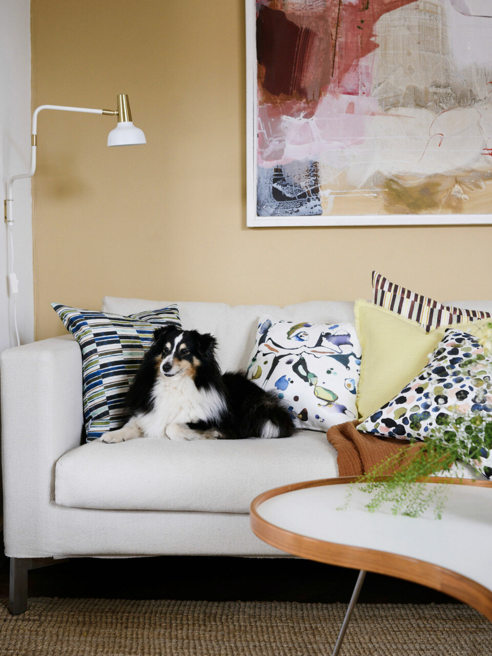 Puderne i sofaen er Anettes design.