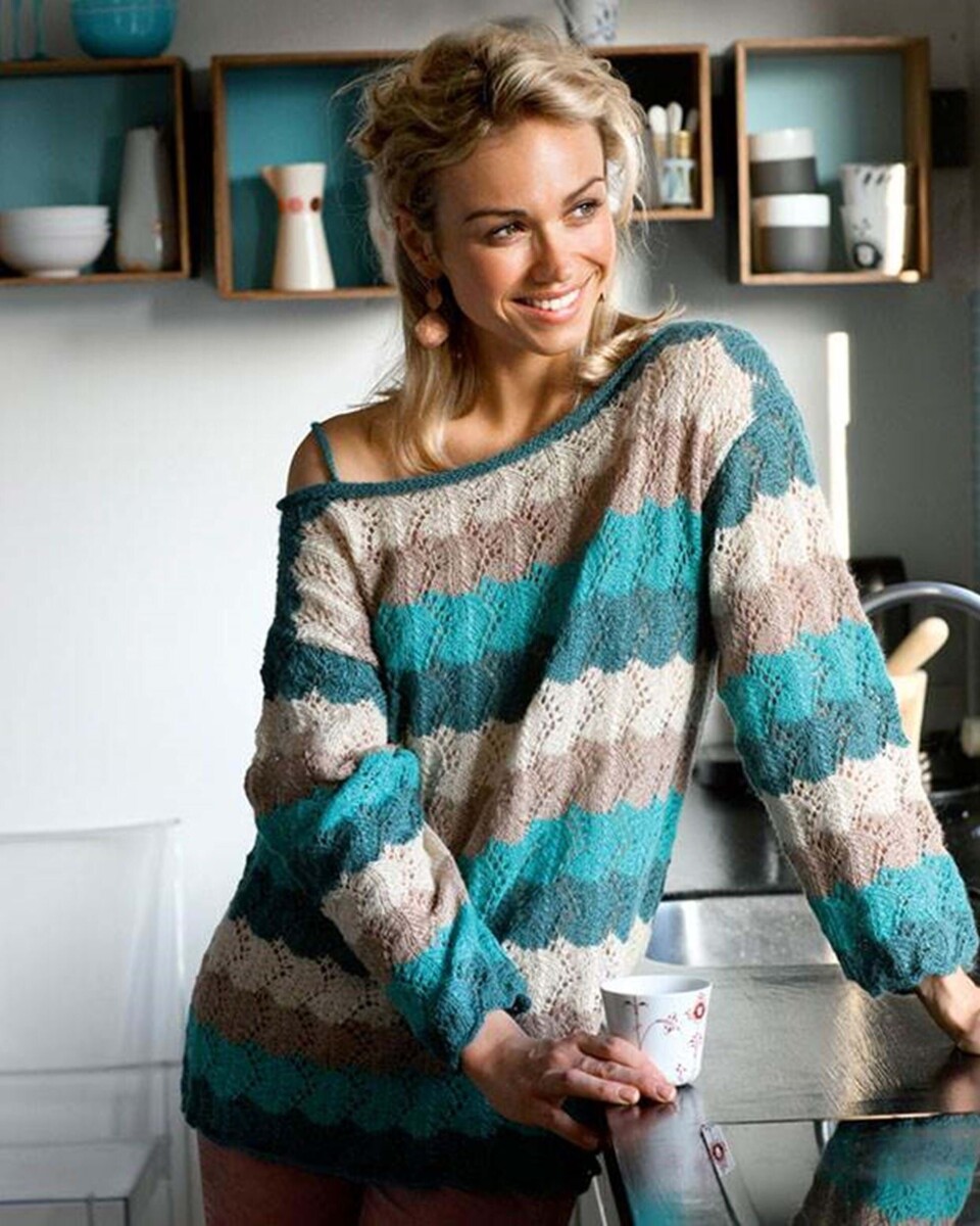 Strik selv: Stribet bluse med hulmønster