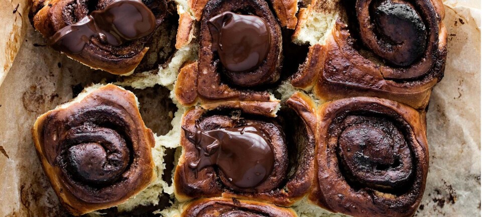 Kanelbuns med mørk chokolade
