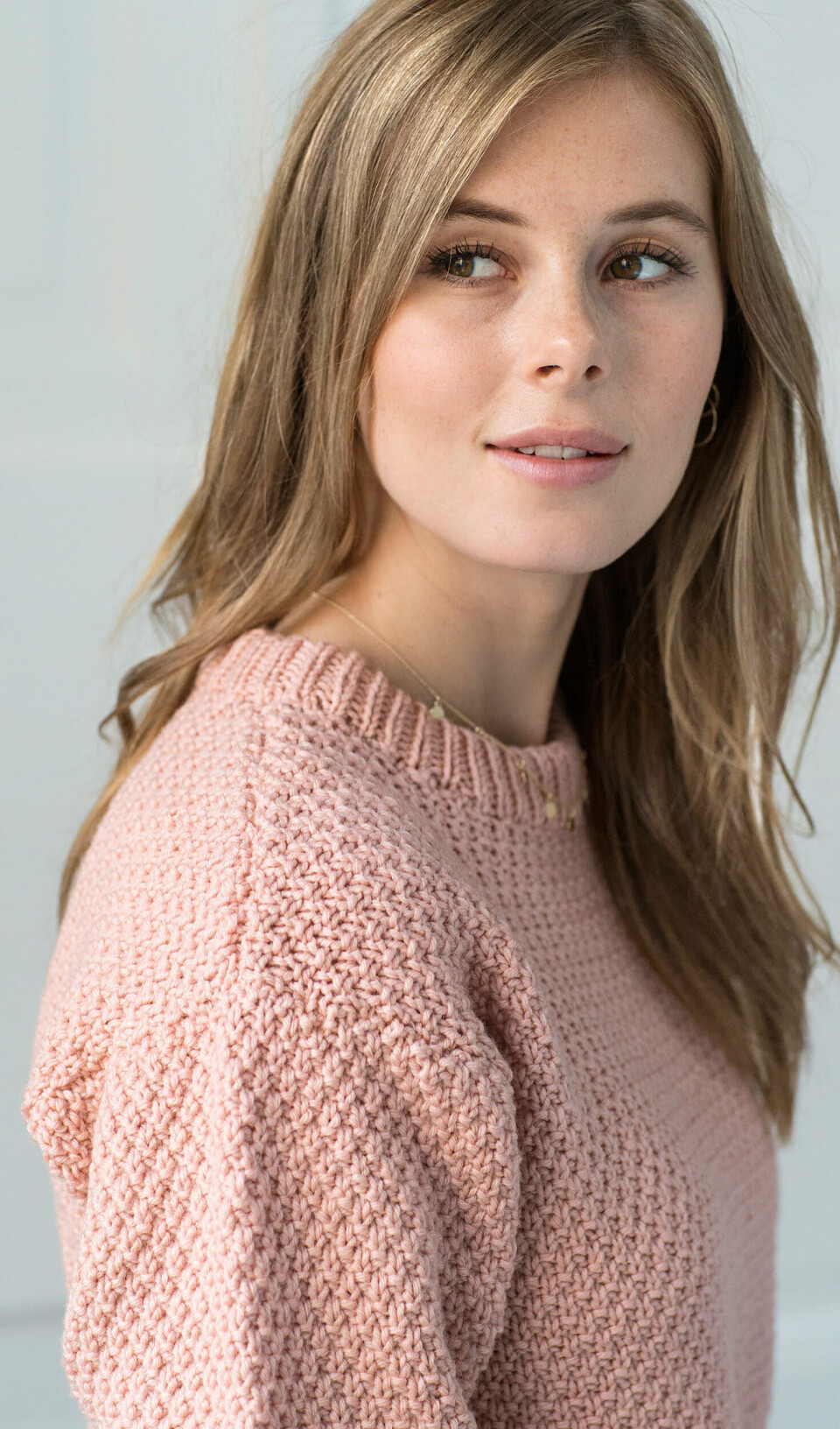 Perlestrikket bluse