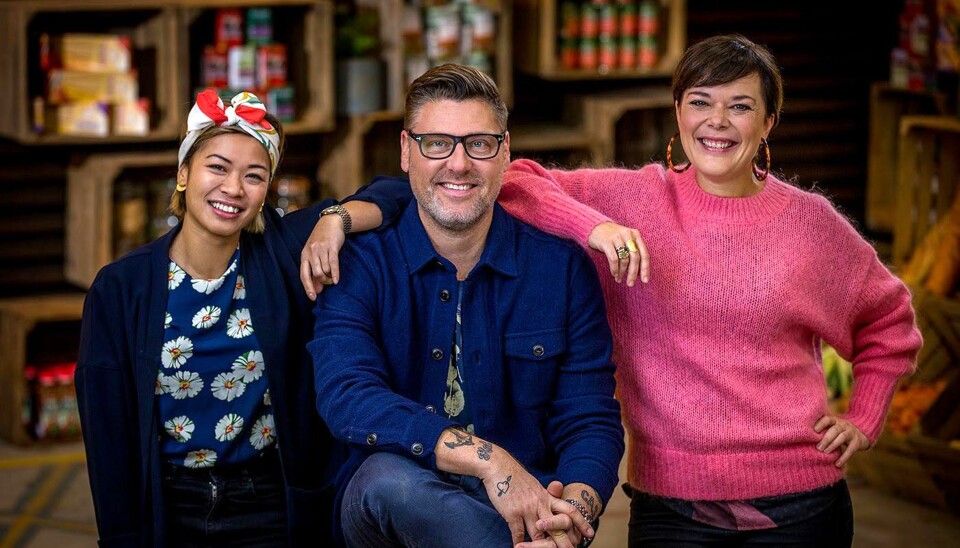 – Jeg var med fra starten af på programmet. Så da DR har skulle caste dommerne, så har de jo vidst, at jeg skulle med, så derfor har jeg jo været med til castingen for at se, hvem jeg svinger godt sammen med, fortæller Timm, der er meget glad for, at valget faldt på Michelin-kokken Dak Wichangoen og kogebogsforfatteren Louisa Lorang (Foto: Carsten Mol).