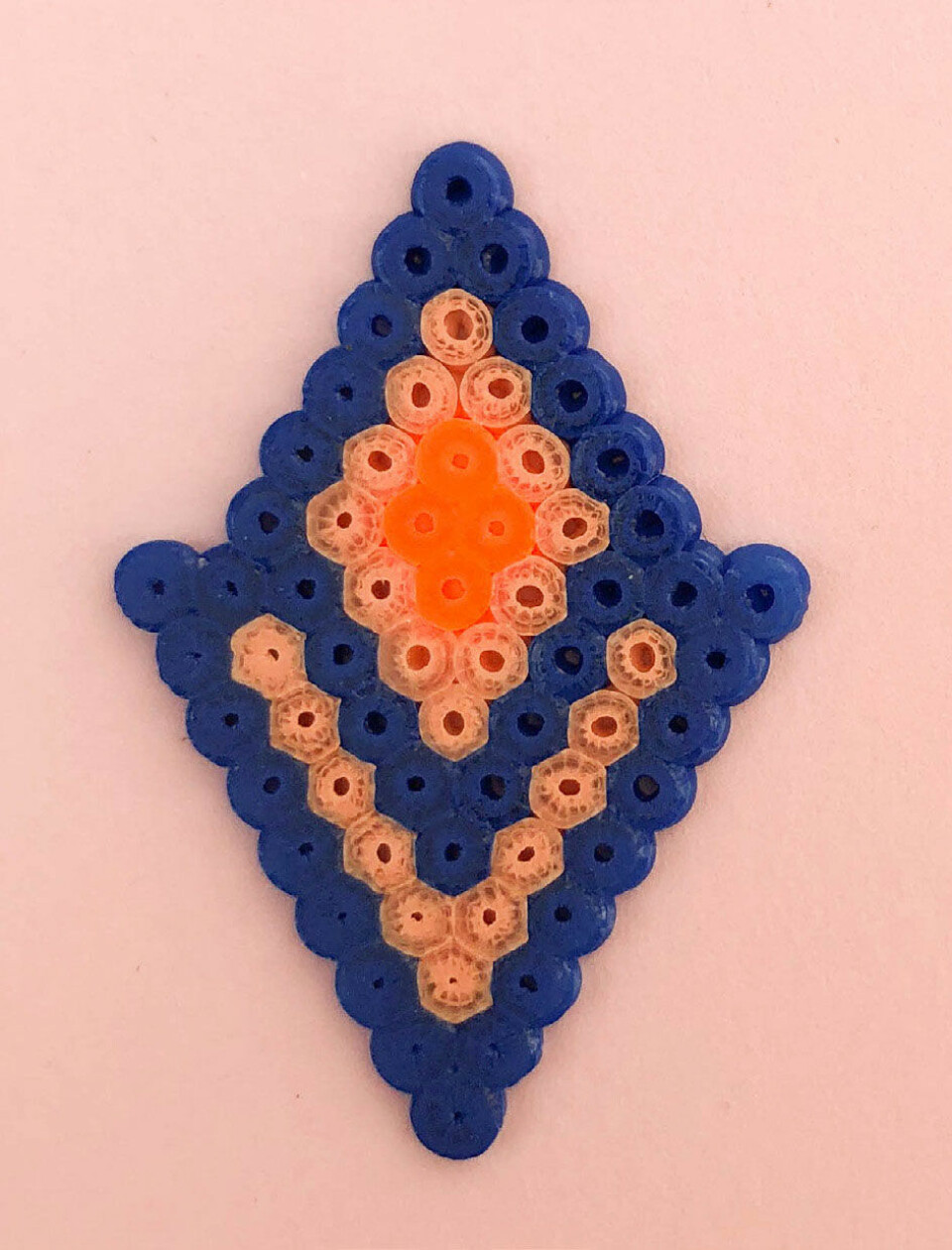 Ørestikker af hama perler