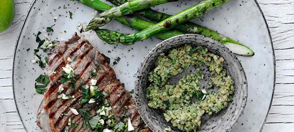 Grillet kalv, asparges & pesto