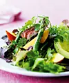 Salat med oksekød og spicy dressing