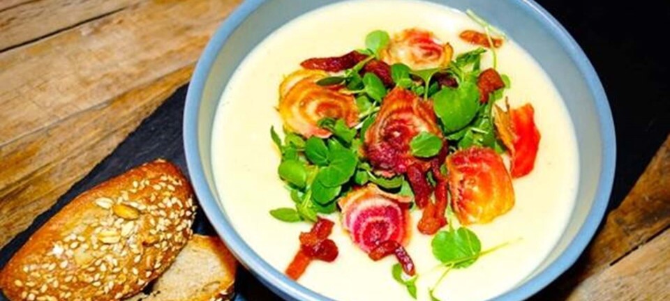 Kostblog: Skøn jordskokkesuppe med rødbedechips