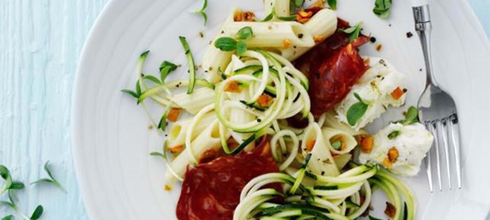 Penne med chorizo, courgette & mozzarella