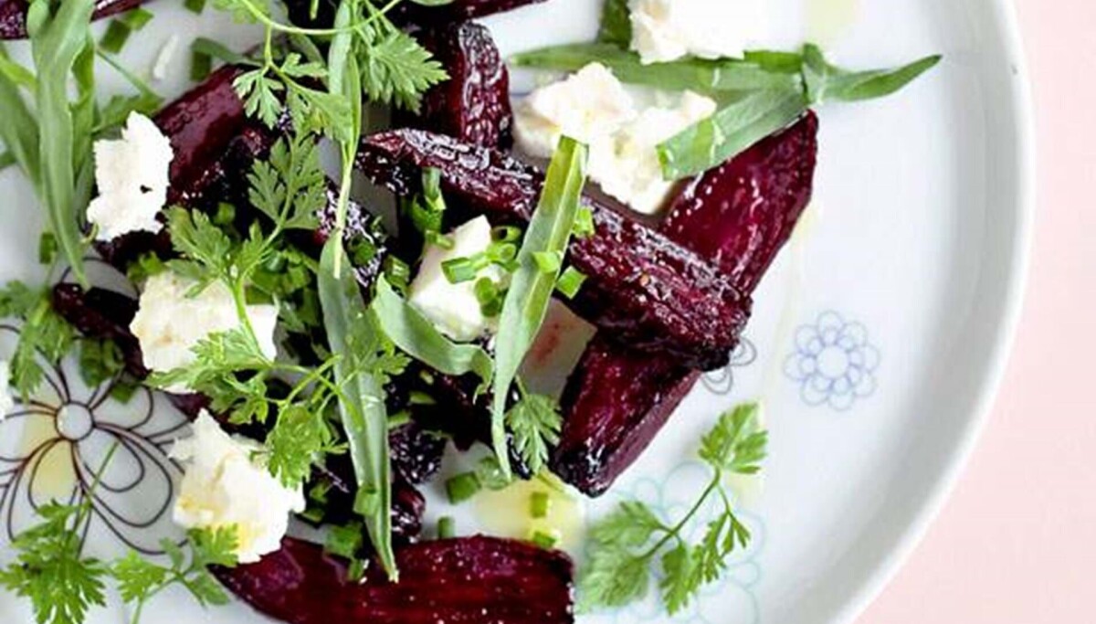 Bake Hele Rødbeter Bagte rødbeder med feta og krydderurter