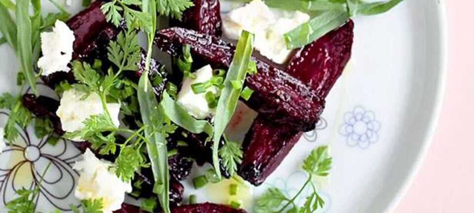 Bagte rødbeder med feta og krydderurter