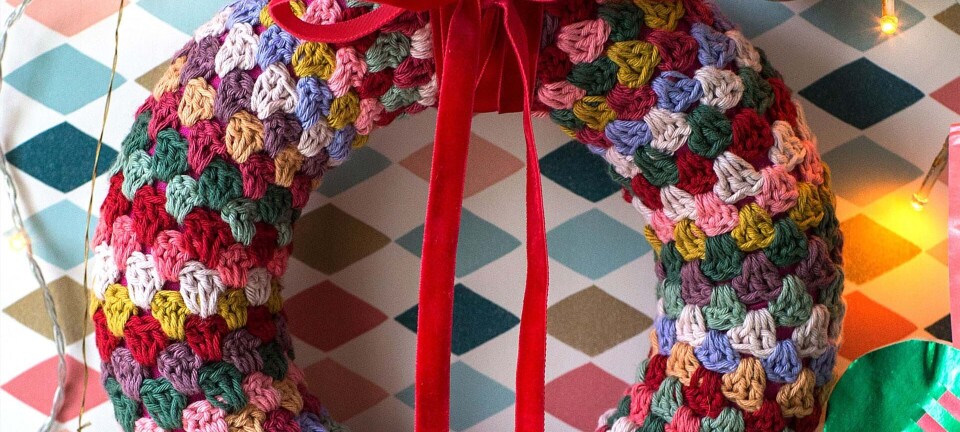 Hækl en fin julekrans til døren