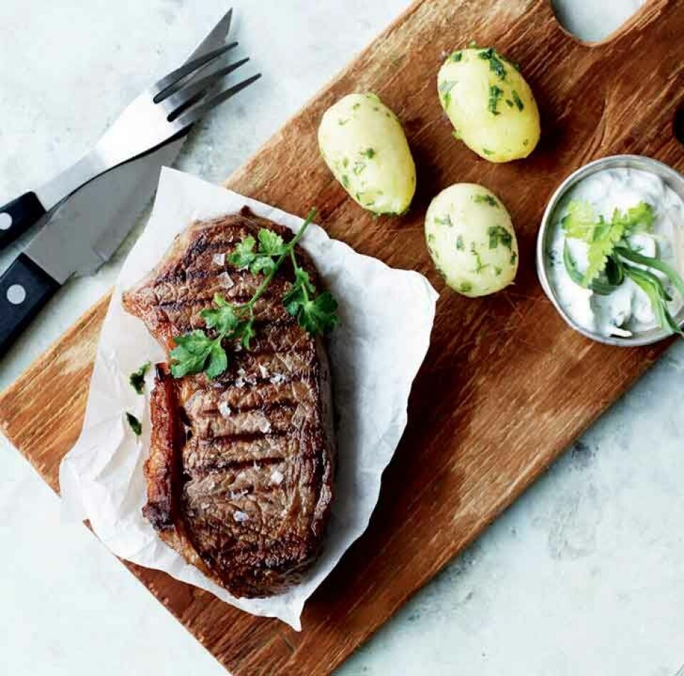 Grillet entrecote med skyr-bearnaise