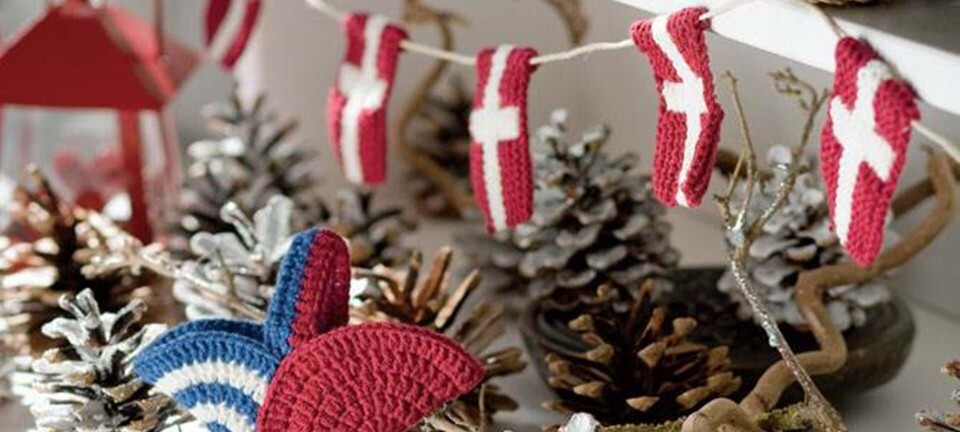 Strikket flagranke og hæklet hjerte