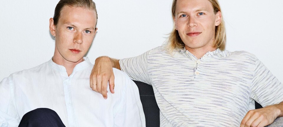 Stylist Nicklas Skovgaard har fundet en nem måde at forny sine møblers udtryk på