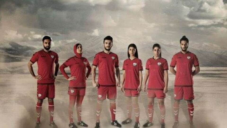 Hummel lancerer ny hijab-landsholdstrøje
