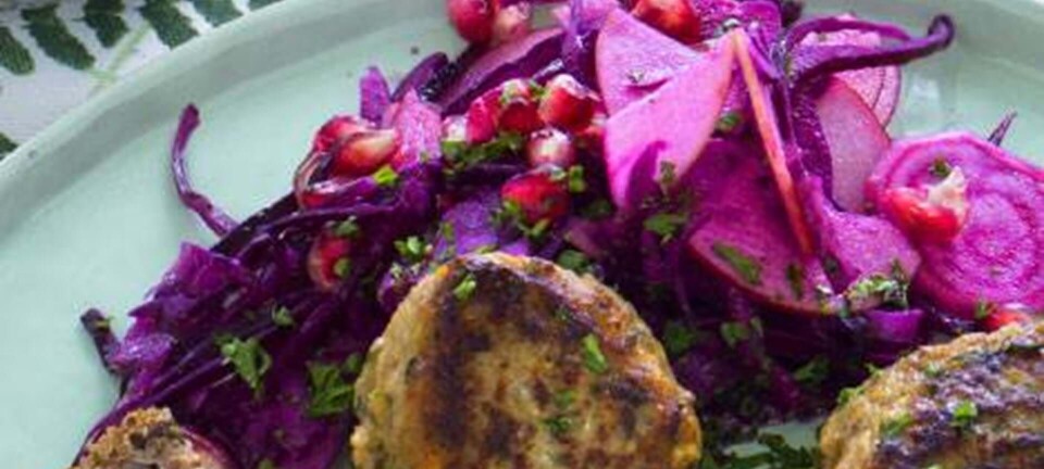 Julefrikadeller med råkost