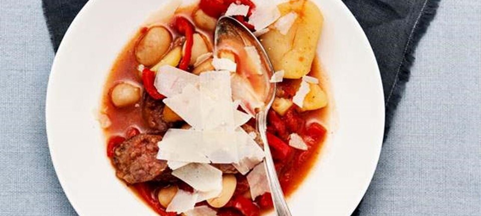 Italiensk bønnegryde med kartofler og medister