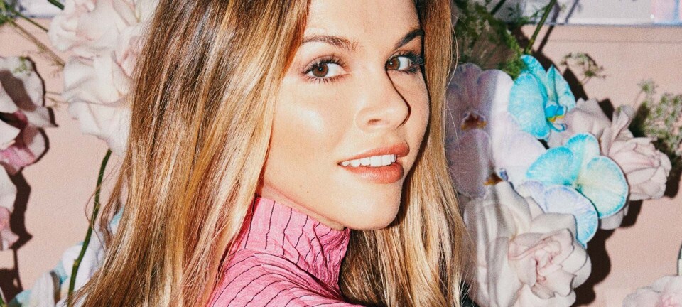 Derfor står kvinder verden over i kø for at købe Glossier