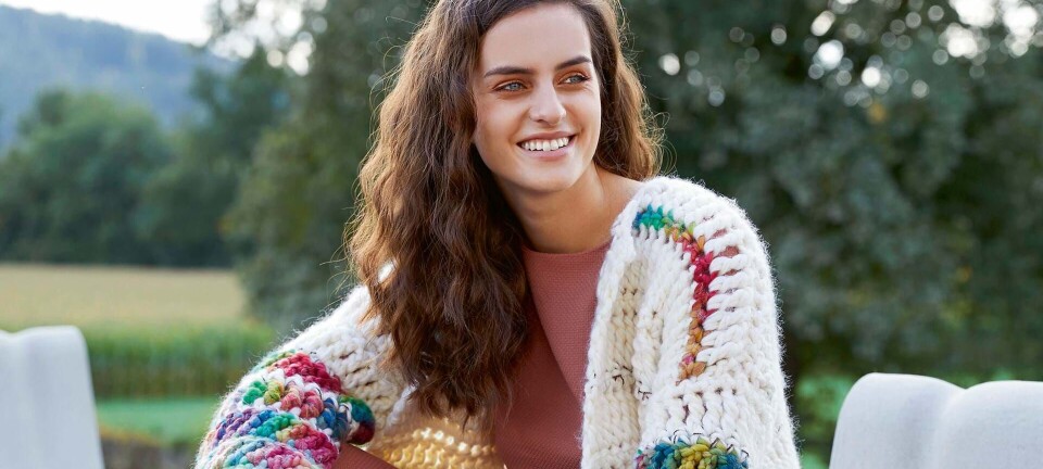 Du kan hækle dig selv denne smukke frakke på én weekend