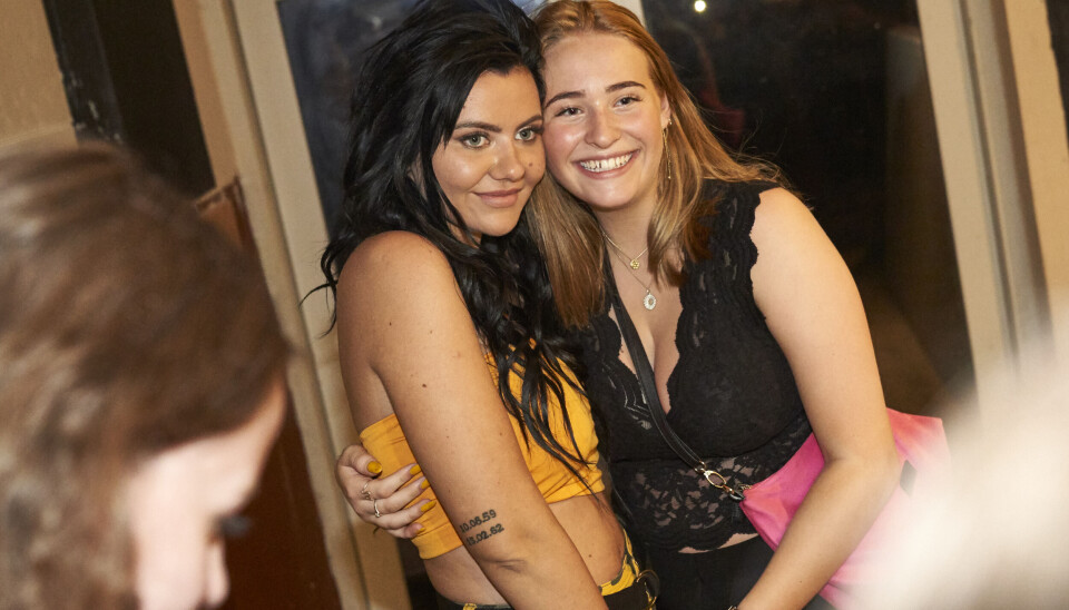 Fie Laursen optrådte for første gang med sin nye sang på natklubben Bloom Nightclub i Køge (Foto: Janus Nielsen)