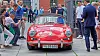 Brudeparret kørte fra kirken i Jon Dahl Tomassons røde Porsche 356 fra 1964 (Foto: Uffe Kongsted).